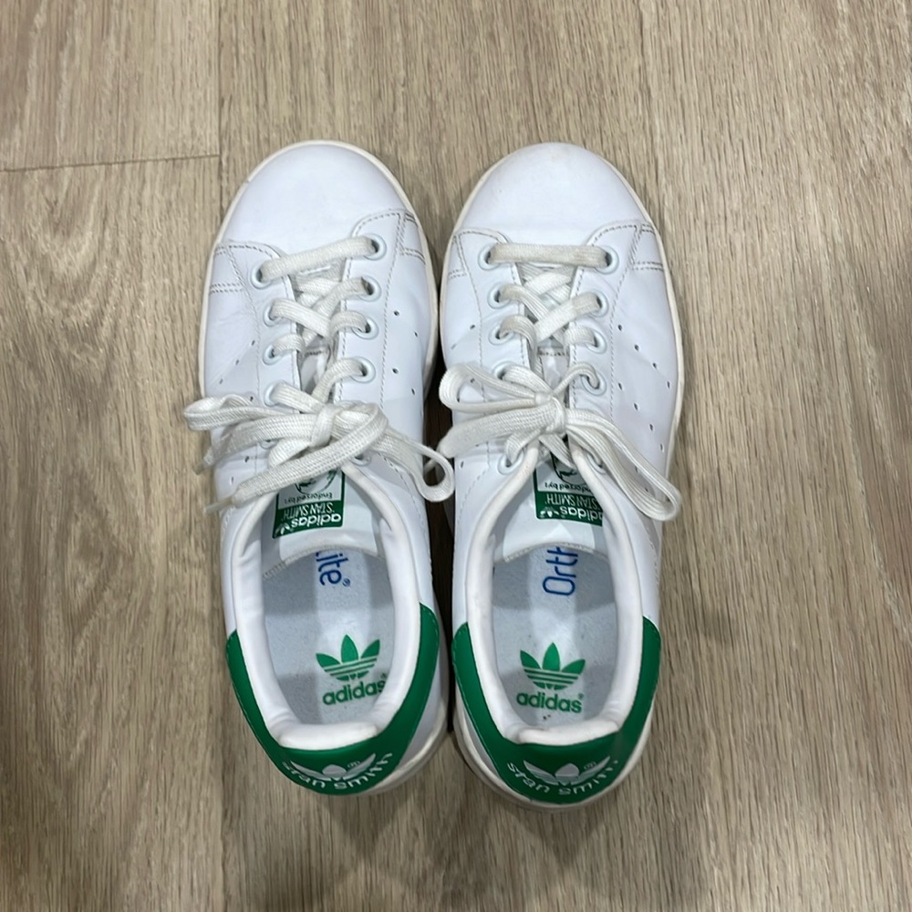 Bundle 2+ items for 30% off 
Adidas women shoes